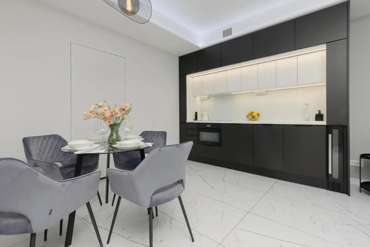 Luxurious Unique Tower Apartment With City Skyline By Renters Prestige Warsaw