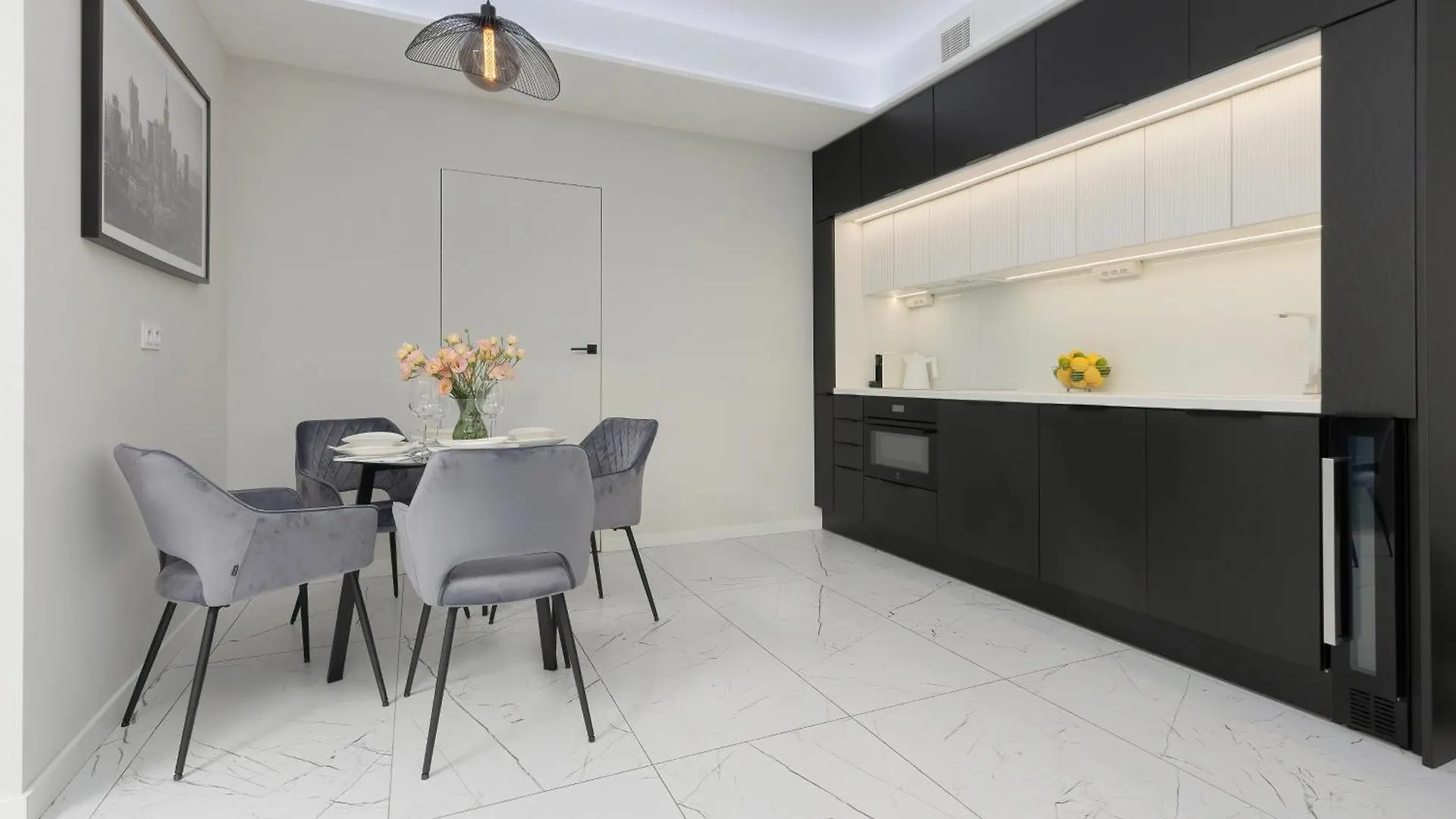 Luxurious Unique Tower Apartment With City Skyline By Renters Prestige Βαρσοβία