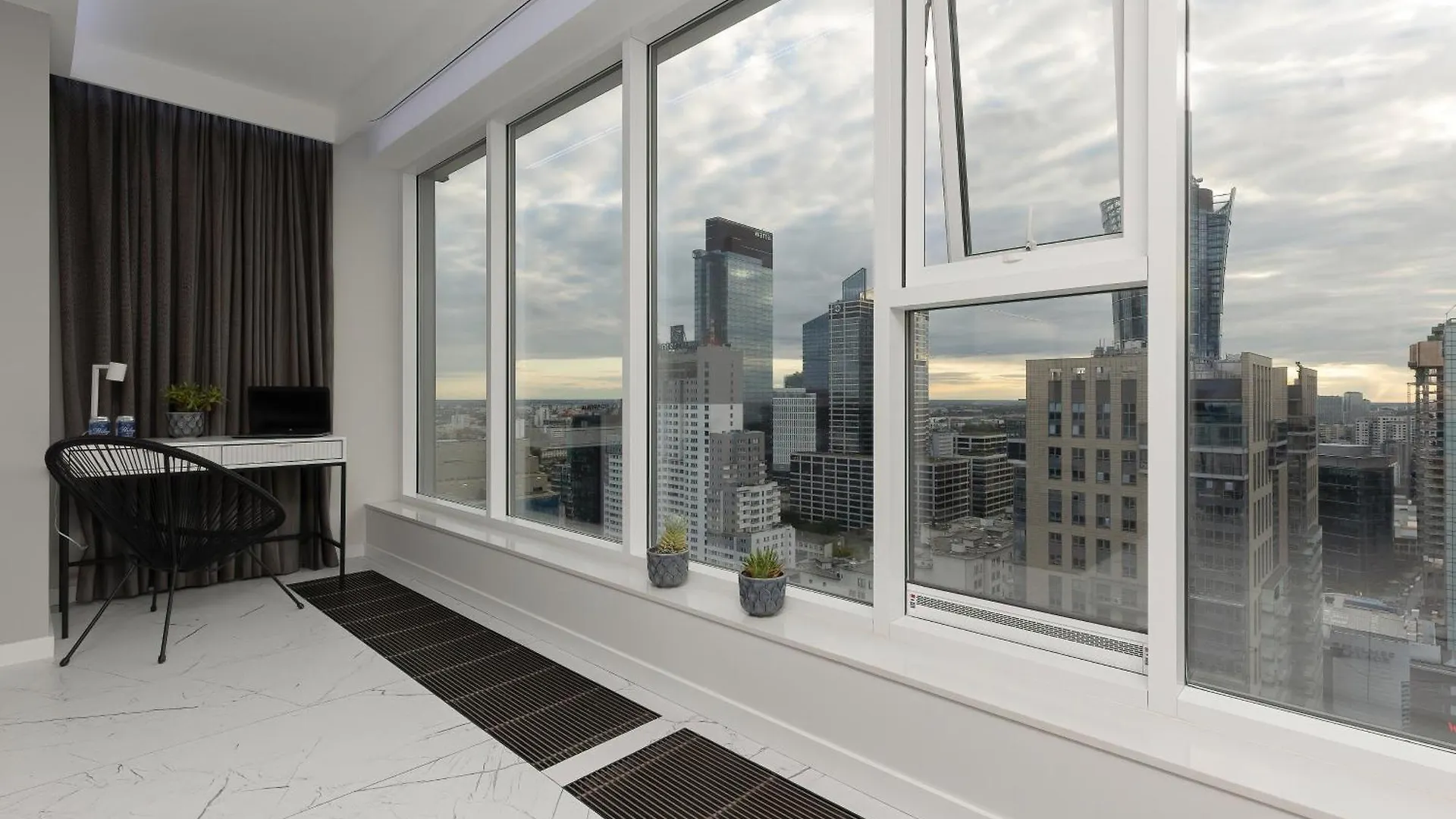 Luxurious Unique Tower Apartment With City Skyline By Renters Prestige Βαρσοβία Πολωνία