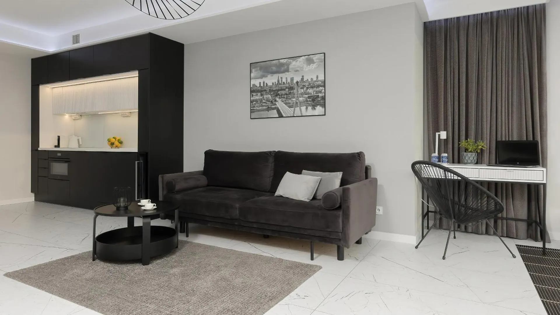 Luxurious Unique Tower Apartment With City Skyline By Renters Prestige Βαρσοβία