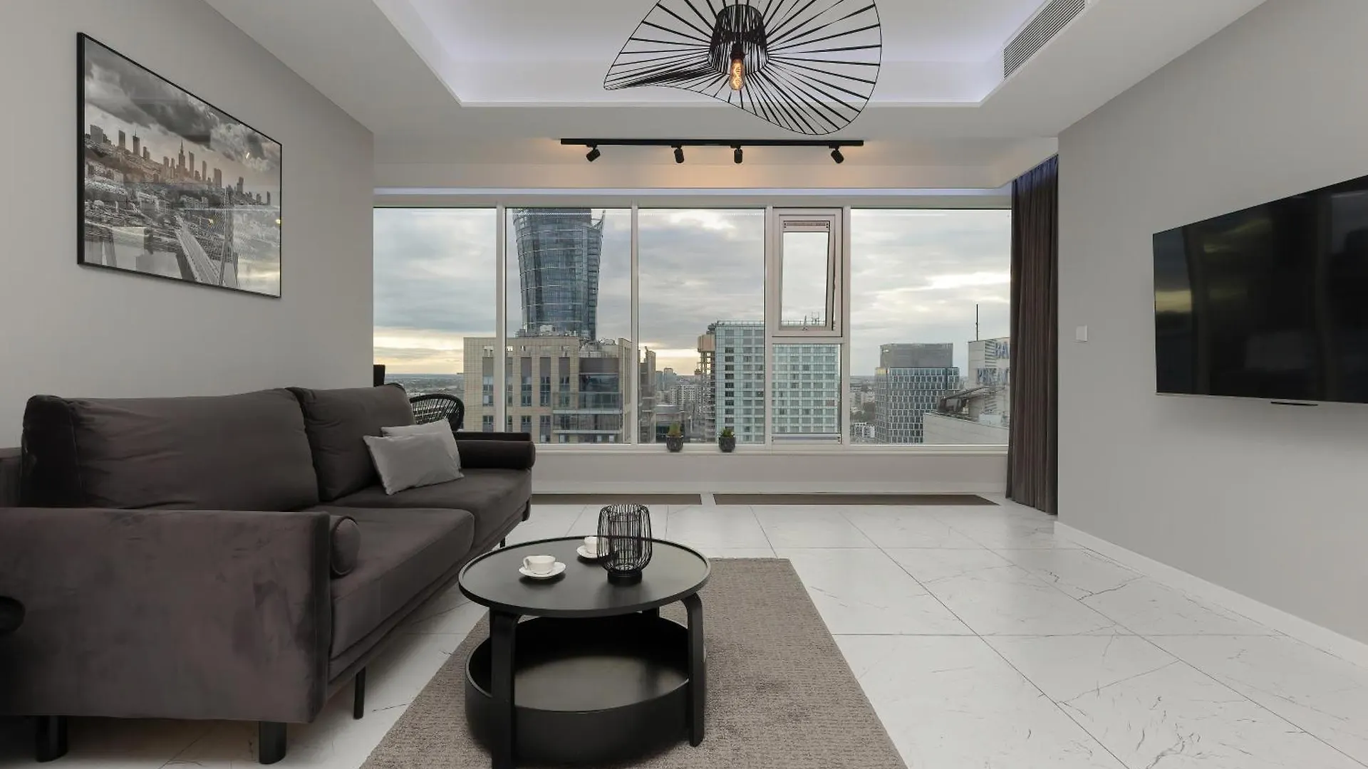 Luxurious Unique Tower Apartment With City Skyline By Renters Prestige Βαρσοβία Πολωνία