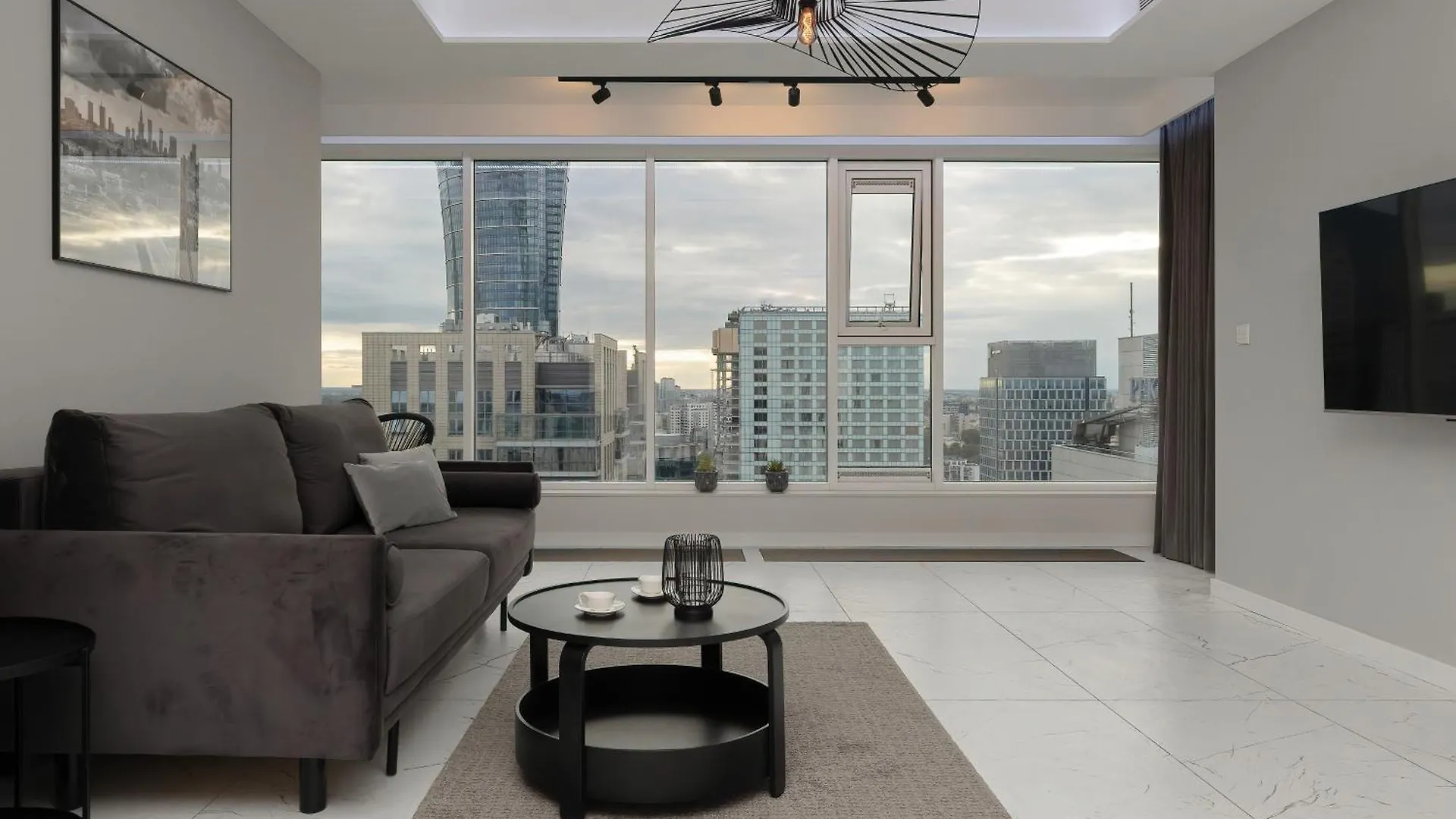 Luxurious Unique Tower Apartment With City Skyline By Renters Prestige Βαρσοβία